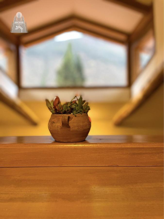 Light Wood Hotel Calca Kültér fotó